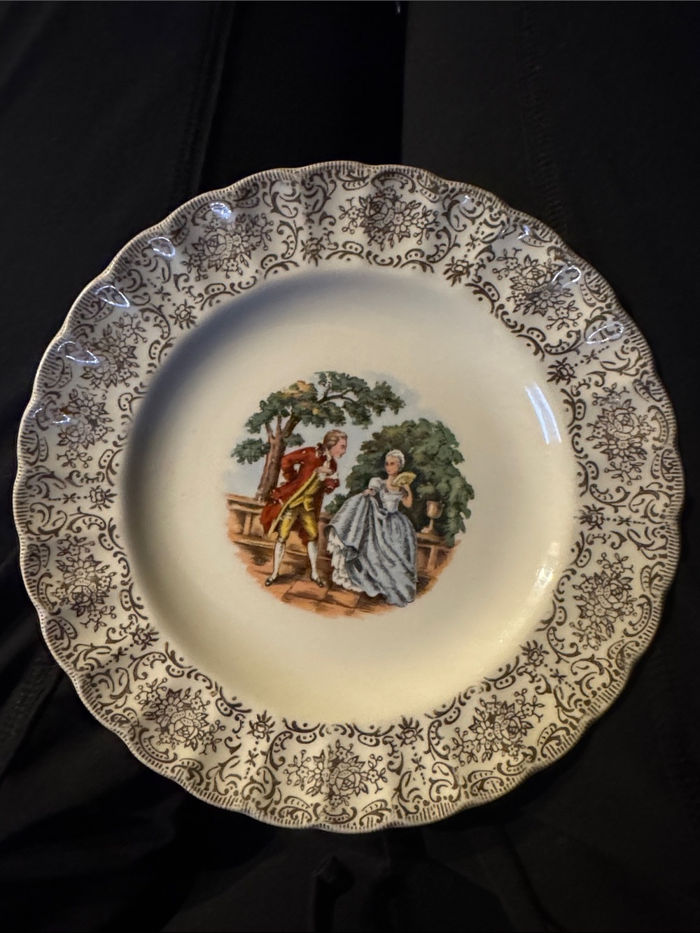 SEBRING Chantilly 22K Gold 6.5” Bread Plate with Scroll Border. I-K-S384